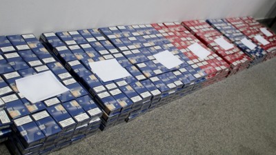 Przechwycono prawie 850  paczek papierosów